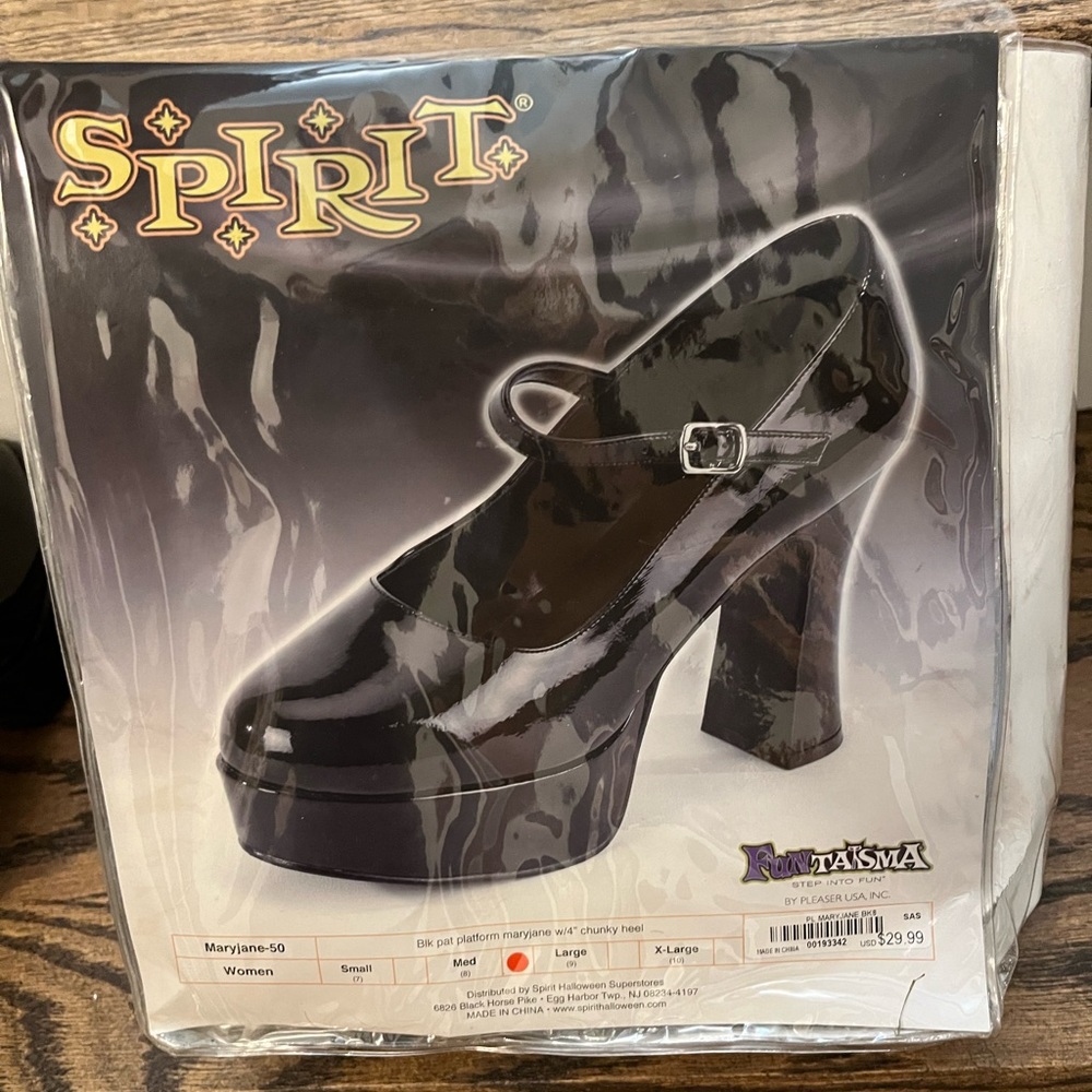 Women’s costume shoes. Black patent platforms. Size 8